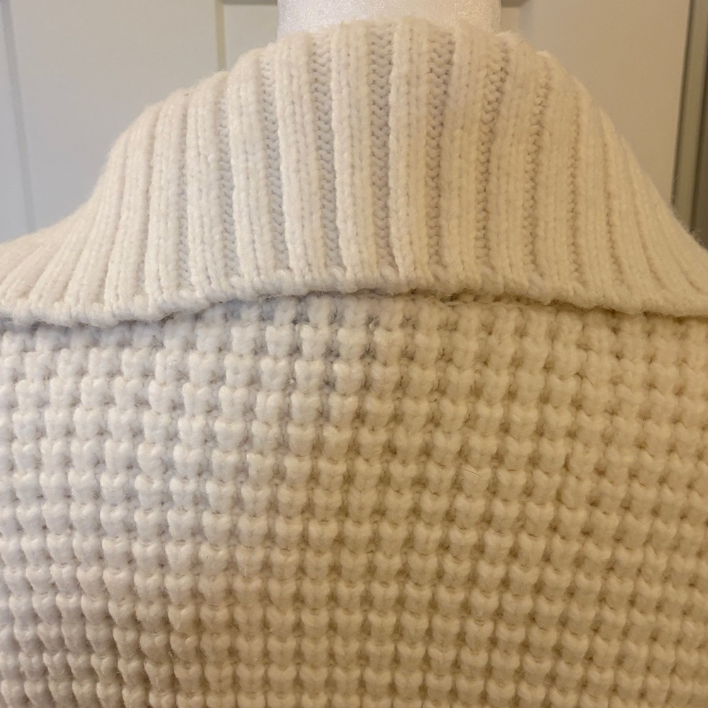 🪵 🔥 Cozy Cream Cable Knit Cardigan 🪵 🔥 - Picture 9 of 13